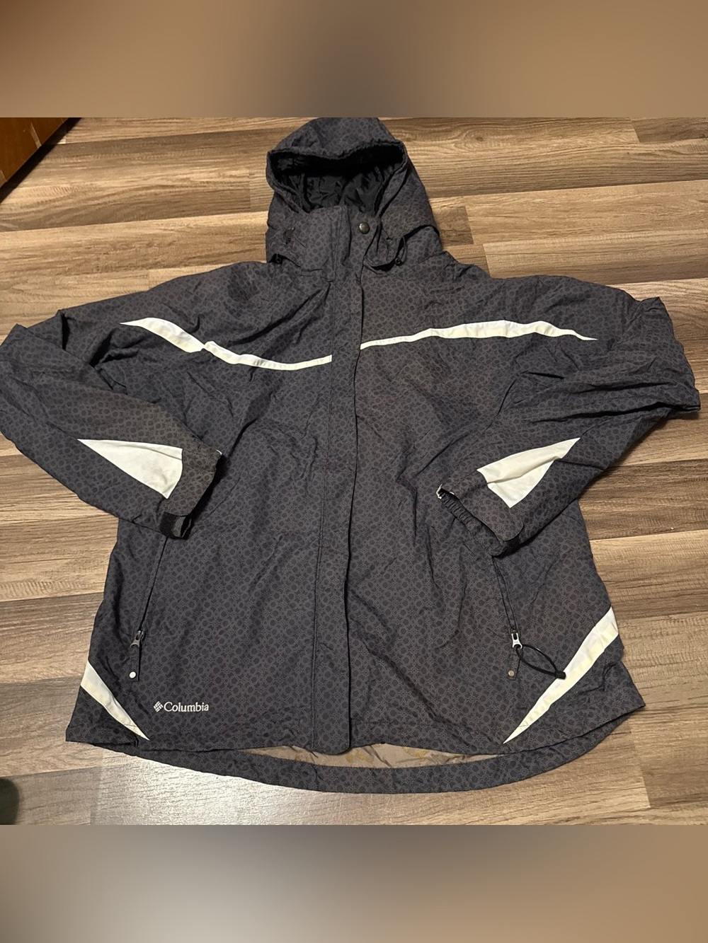 Columbia Women's Hooded Rain Jacket size XL